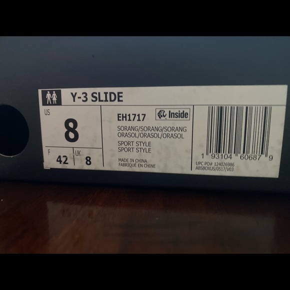 Y-3 slides - Picture 4 of 4